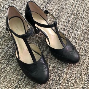 Black T-Strap Vintage heeled shoes
